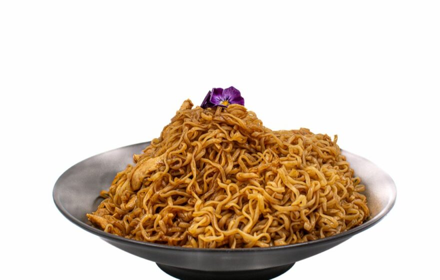 Yummy noodles με κοτόπουλο