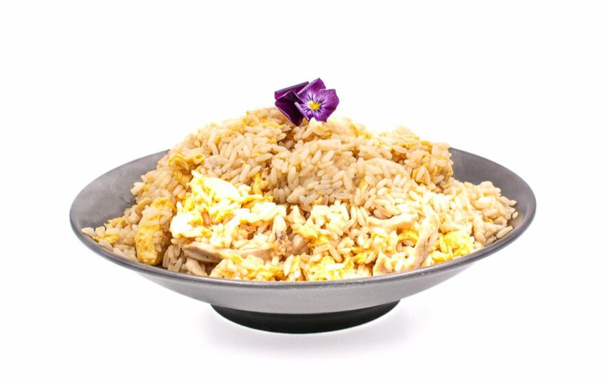 Yummy τηγανητό ρύζι με αυγό & κοτόπουλο